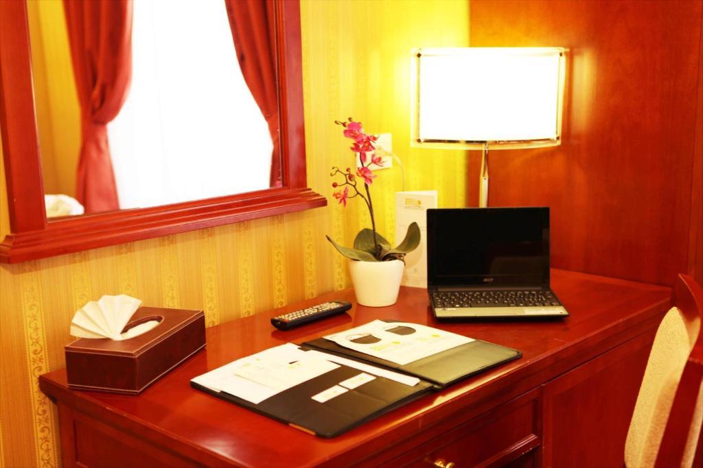 Single Room,938424031:JPEG